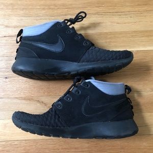 Nike Roshe Run Sneaker Boot Black Size 10.5